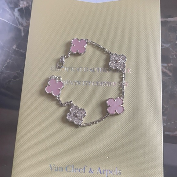 SILVER CLOVER BRACELET. - Picture 6 of 6